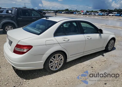 2008 Mercedes-Benz C 300 z USA, uszkodzony, nr VIN WDDGF54X78F156679